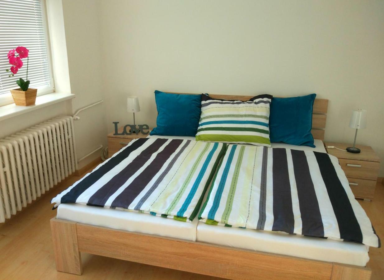 Riverview Apartment Братислава Екстер'єр фото